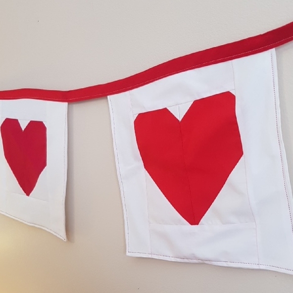 Queen Of Hearts Home Decor Banner 3 Heart Decorative Quilted Patchwork H… - Picture 2 of 5